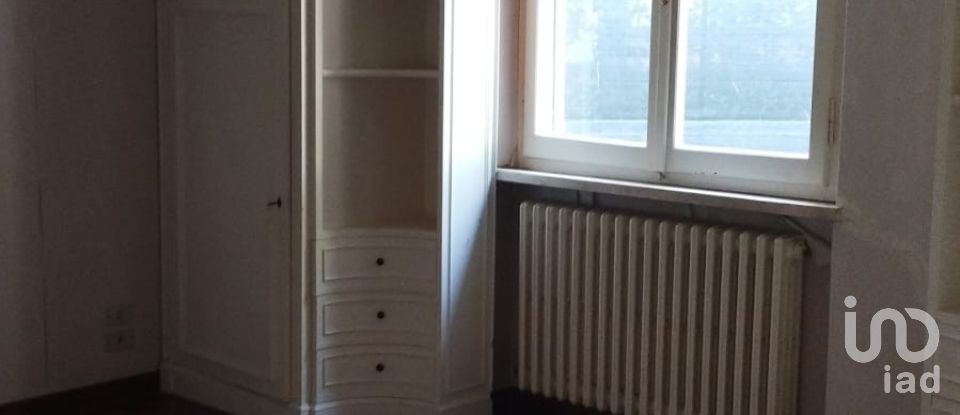 Casale 10 locali di 300 m² in Civitanova Marche (62012)