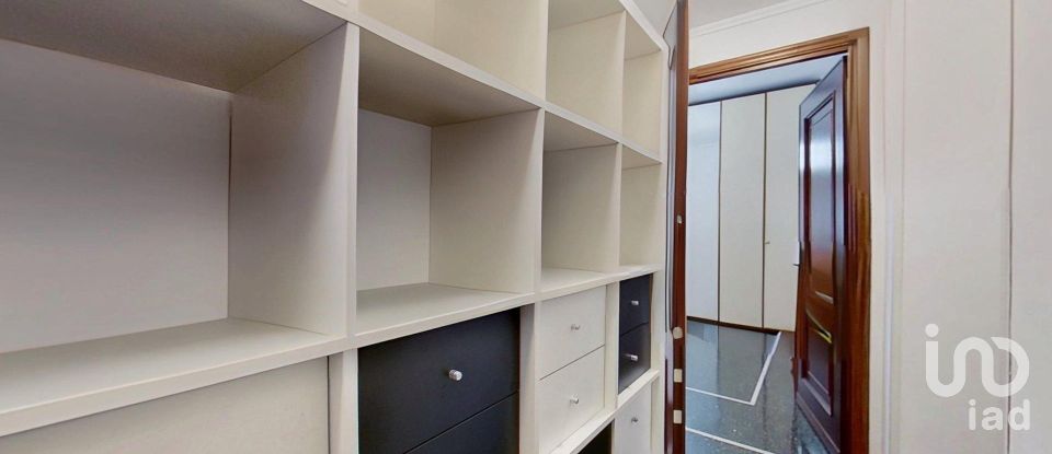 Three-room apartment of 100 m² in Genova (16157)