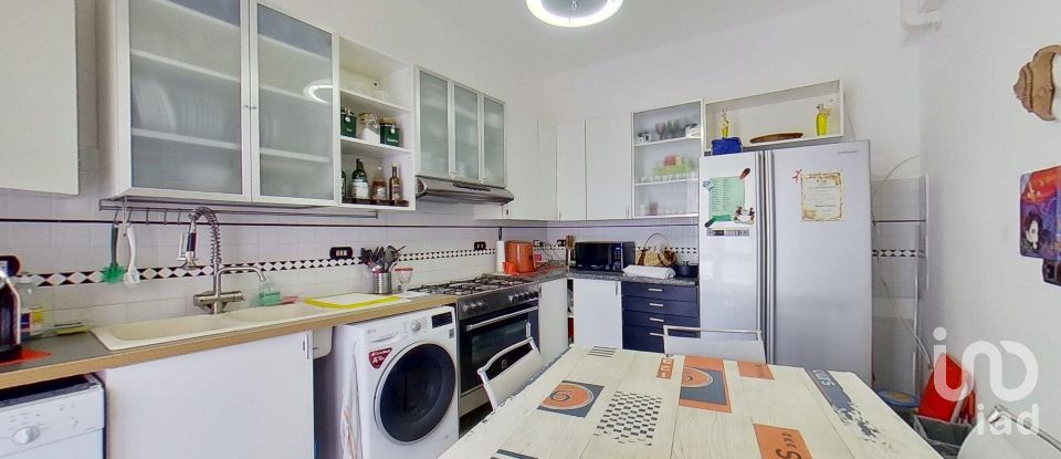 Three-room apartment of 100 m² in Genova (16157)