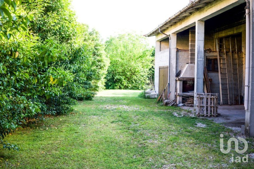 Rustico 1 locale di 320 m² in Volta Mantovana (46049)