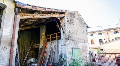 Rustico 1 locale di 320 m² in Volta Mantovana (46049)
