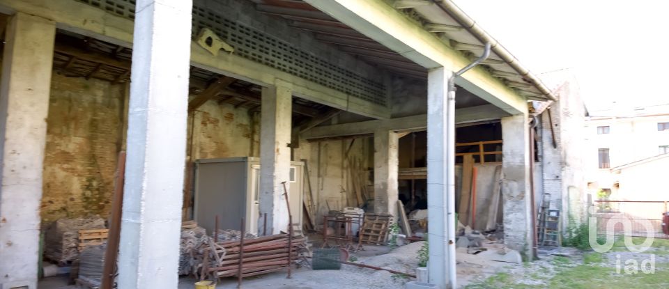 Rustico 1 locale di 320 m² in Volta Mantovana (46049)