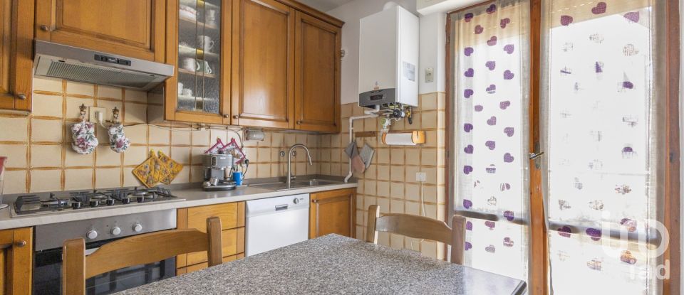 Appartamento 5 locali di 118 m² a Serra San Quirico (60048)