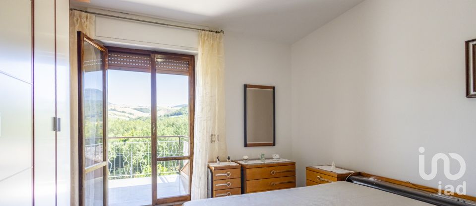 Appartamento 5 locali di 118 m² a Serra San Quirico (60048)