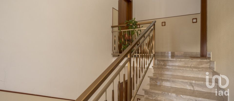 Appartamento 5 locali di 118 m² a Serra San Quirico (60048)