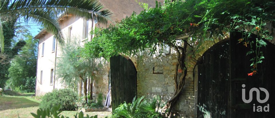 Villa storica 20 locali di 1.560 m² in Urbino (61029)
