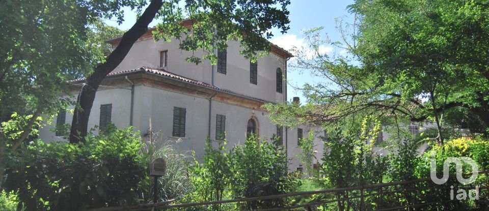 Villa storica 20 locali di 1.560 m² in Urbino (61029)