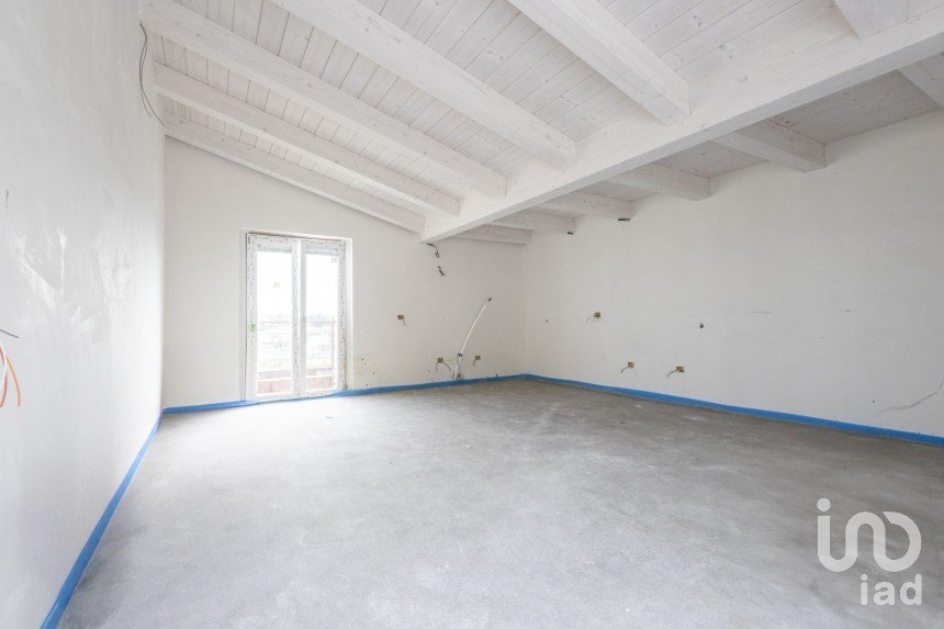 Loft 5 locali di 130 m² a Potenza Picena (62018)