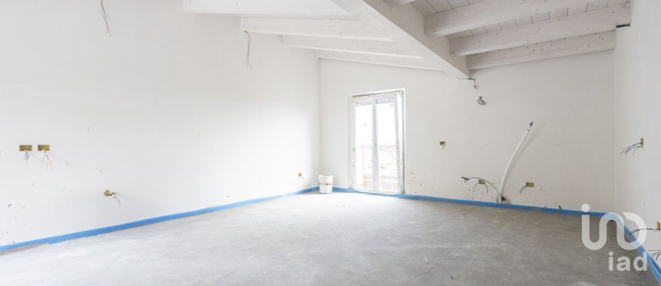 Loft 5 locali di 130 m² a Potenza Picena (62018)