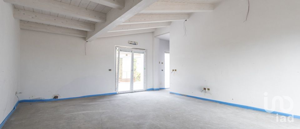 Loft 5 locali di 130 m² a Potenza Picena (62018)
