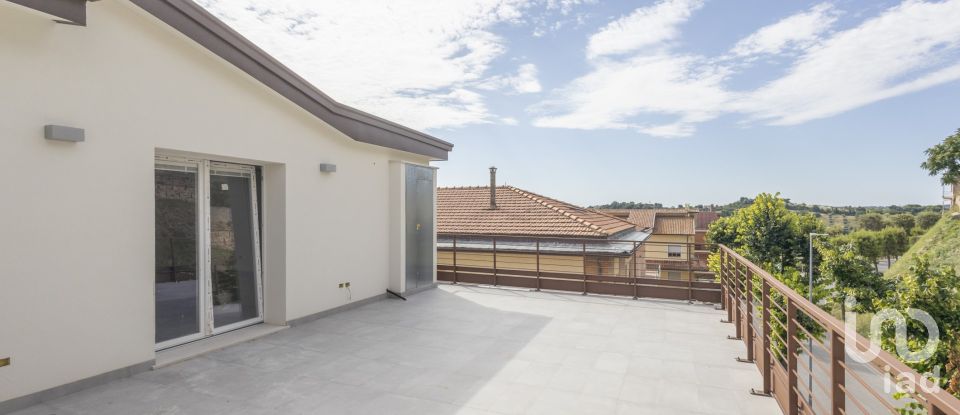 Loft 5 locali di 130 m² a Potenza Picena (62018)