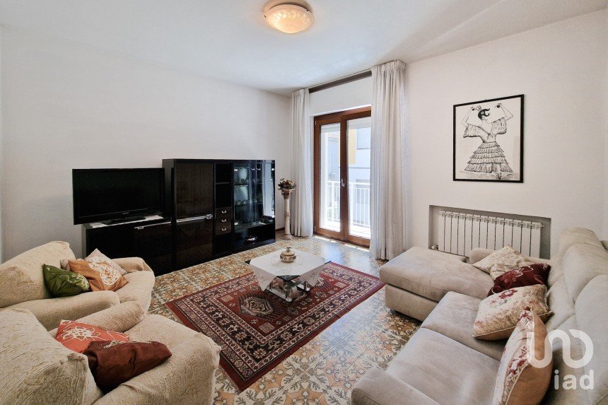 Apartment 5 rooms of 120 m² in Sant'Elpidio a Mare (63811)