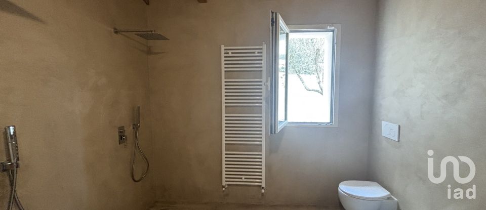 Casale 12 locali di 203 m² in Ceglie Messapica (72013)