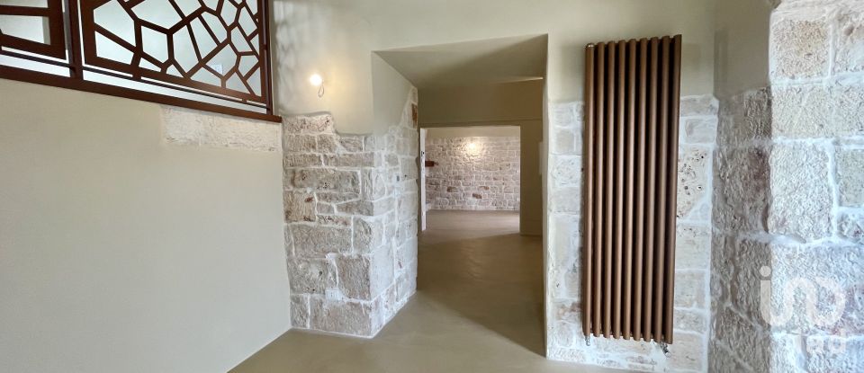 Casale 12 locali di 203 m² in Ceglie Messapica (72013)