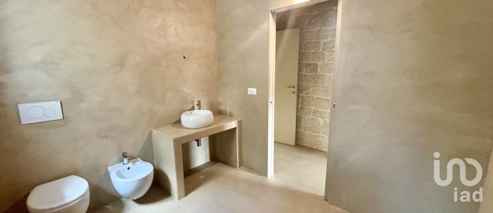Casale 12 locali di 203 m² in Ceglie Messapica (72013)