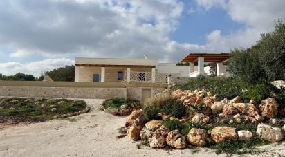 Casale 12 locali di 203 m² in Ceglie Messapica (72013)