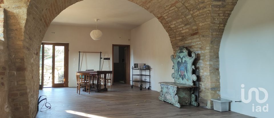 Casa indipendente 9 locali di 270 m² in Ripatransone (63065)