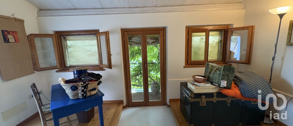 House 7 rooms of 200 m² in Sant'Ippolito (61040)