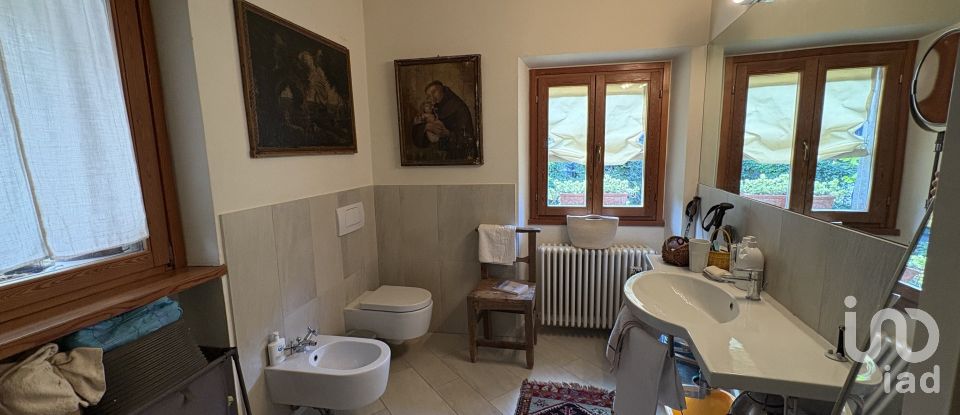 House 7 rooms of 200 m² in Sant'Ippolito (61040)