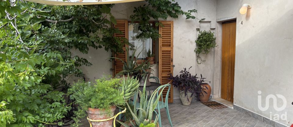 House 7 rooms of 200 m² in Sant'Ippolito (61040)