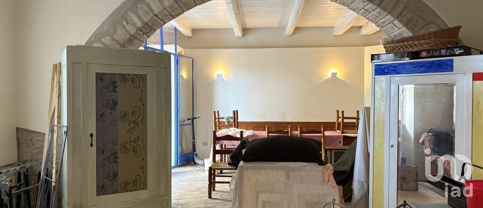 House 7 rooms of 200 m² in Sant'Ippolito (61040)