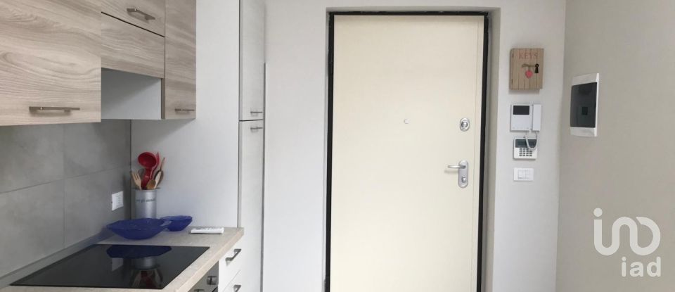 Two-room apartment of 50 m² in Torino (10141)