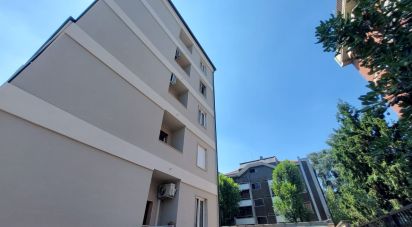 Three-room apartment of 68 m² in Milano (20148)