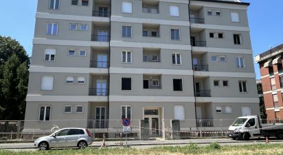 Three-room apartment of 68 m² in Milano (20148)