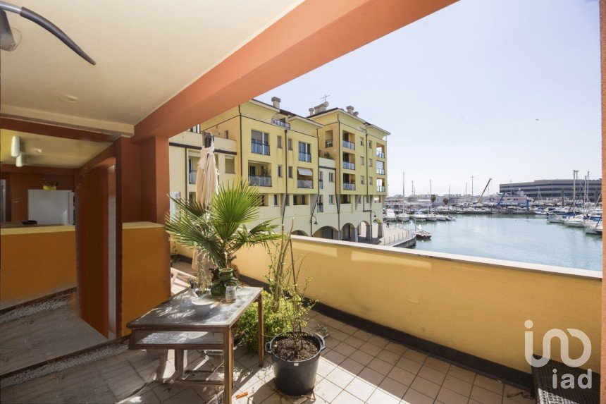 Trilocale di 60 m² a Genova (16159)