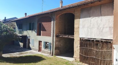 Casa indipendente / Villa 16 locali di 240 m² in Conzano (15030)