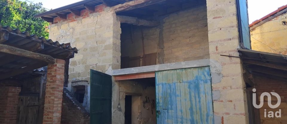 House 16 rooms of 240 m² in Conzano (15030)