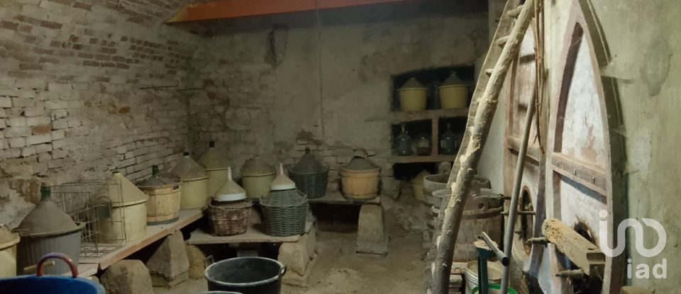 House 16 rooms of 240 m² in Conzano (15030)