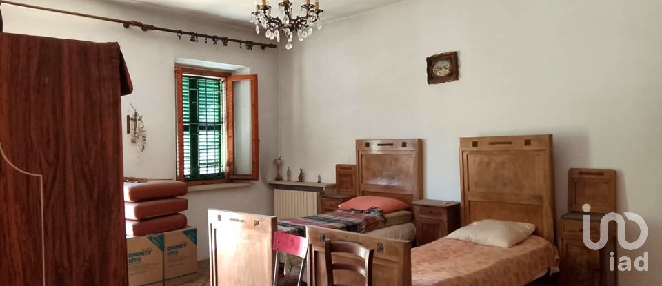 House 16 rooms of 240 m² in Conzano (15030)