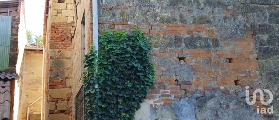 House 16 rooms of 240 m² in Conzano (15030)