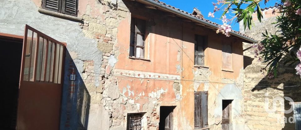 House 16 rooms of 240 m² in Conzano (15030)