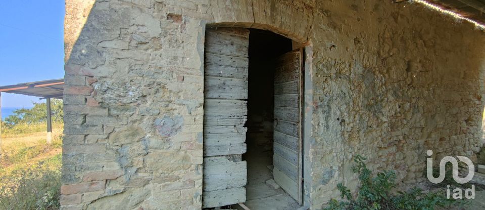Rustico 7 locali di 280 m² in Grottammare (63066)