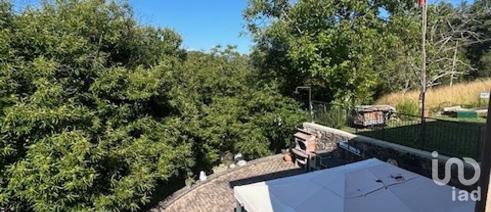 Farm 9 rooms of 190 m² in Carro (19012)