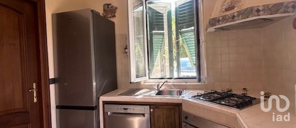 Farm 9 rooms of 190 m² in Carro (19012)