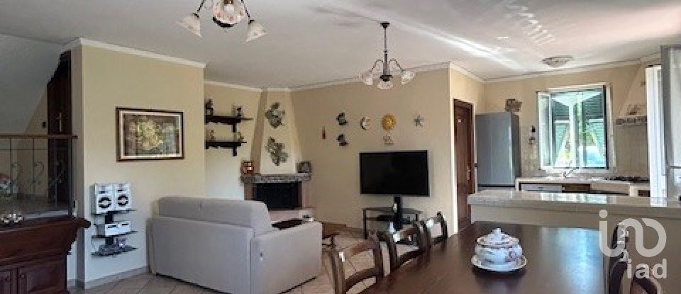 Farm 9 rooms of 190 m² in Carro (19012)