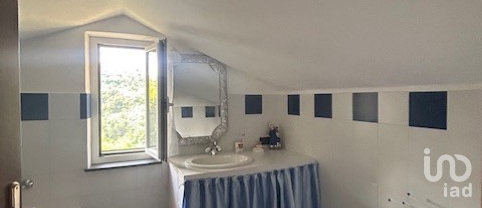 Farm 9 rooms of 190 m² in Carro (19012)