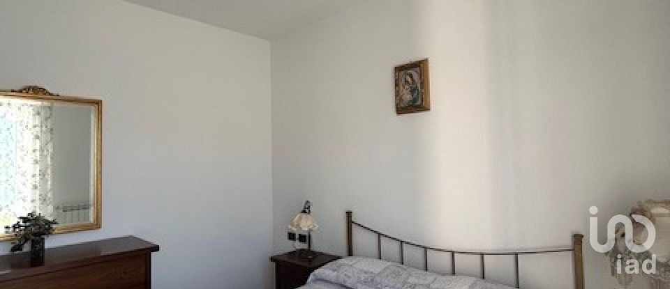 Farm 9 rooms of 190 m² in Carro (19012)