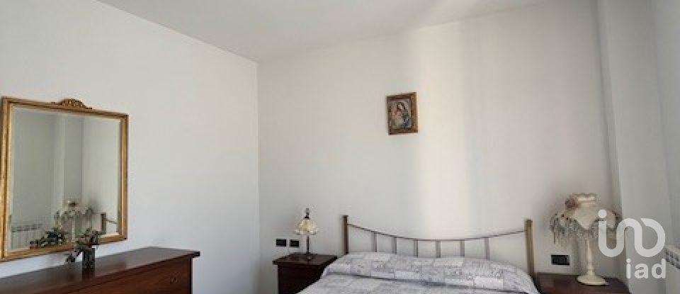 Farm 9 rooms of 190 m² in Carro (19012)