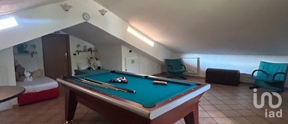 Farm 9 rooms of 190 m² in Carro (19012)