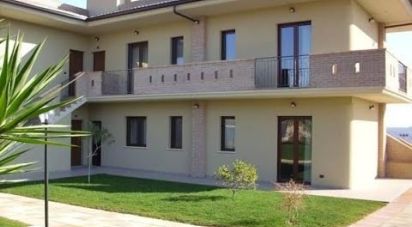 Hotel-ristorante di 700 m² in Mozzagrogna (66030)