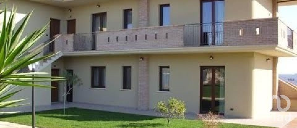 Hotel-ristorante di 700 m² in Mozzagrogna (66030)