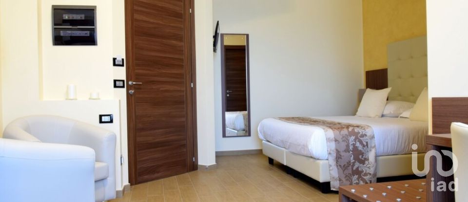 Hotel-ristorante di 700 m² in Mozzagrogna (66030)