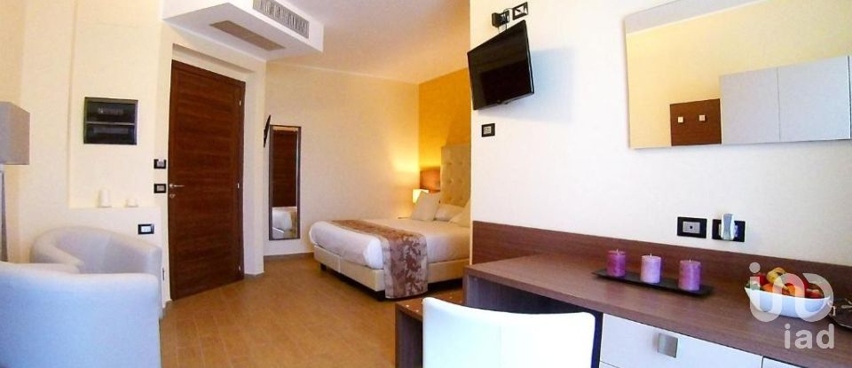 Hotel-ristorante di 700 m² in Mozzagrogna (66030)