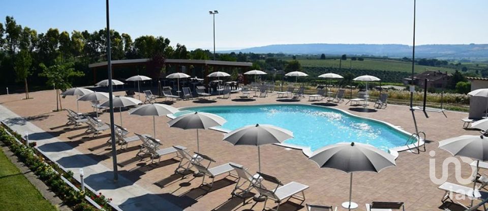 Hotel-ristorante di 700 m² in Mozzagrogna (66030)