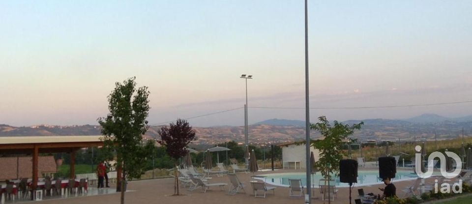 Hotel-ristorante di 700 m² in Mozzagrogna (66030)