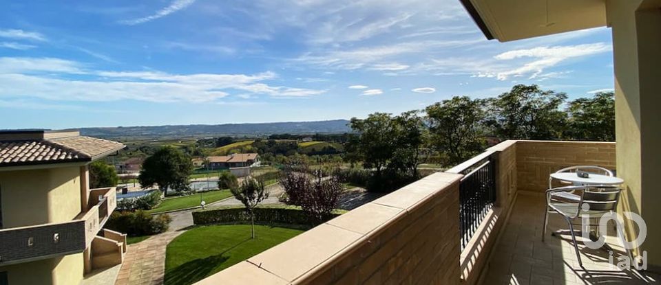 Hotel-ristorante di 700 m² in Mozzagrogna (66030)